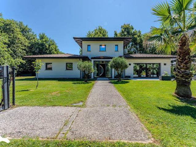 Vente Maison 6 pièces 243 m2 Salles