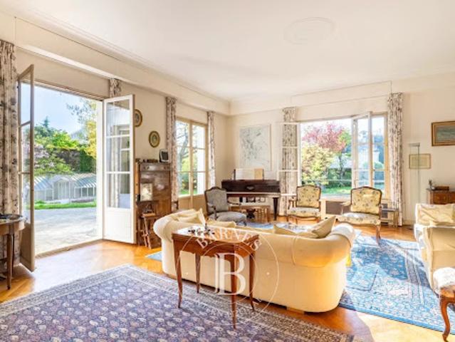 Vente Maison 6 pièces 256 m2 Versailles