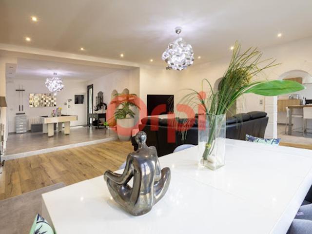 Vente Maison 6 pièces 250 m2 Peronne