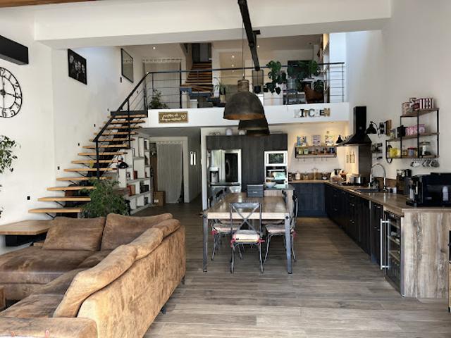 Vente Maison 6 pièces 250 m2 Plan de la Tour