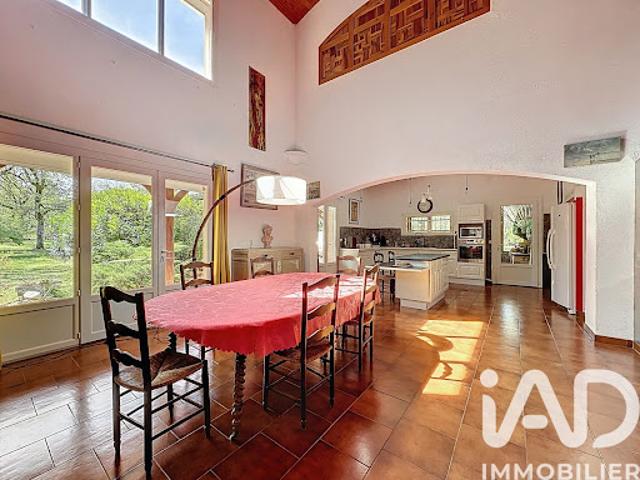 Vente Maison 6 pièces 250 m2 Septfonds
