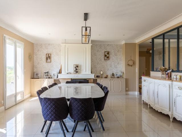 Vente Maison 6 pièces 267 m2 Saint Aulaire
