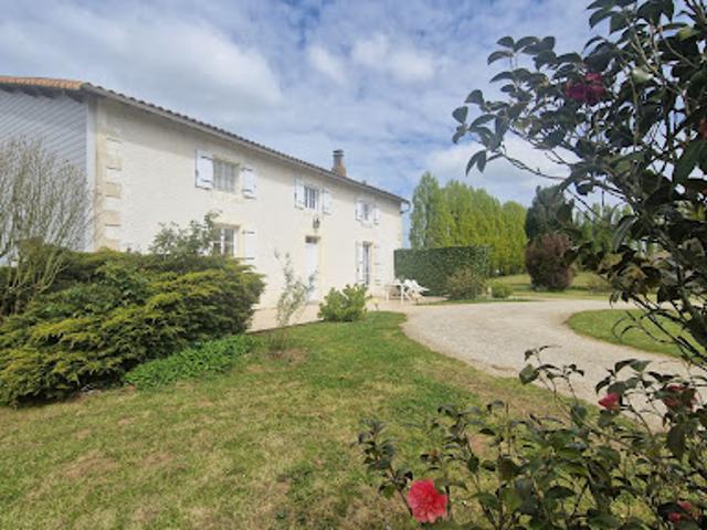 Vente Maison 6 pièces 268.15 m2 Cherveux