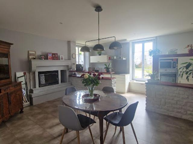 Vente Maison 6 pièces 268.15 m2 Cherveux