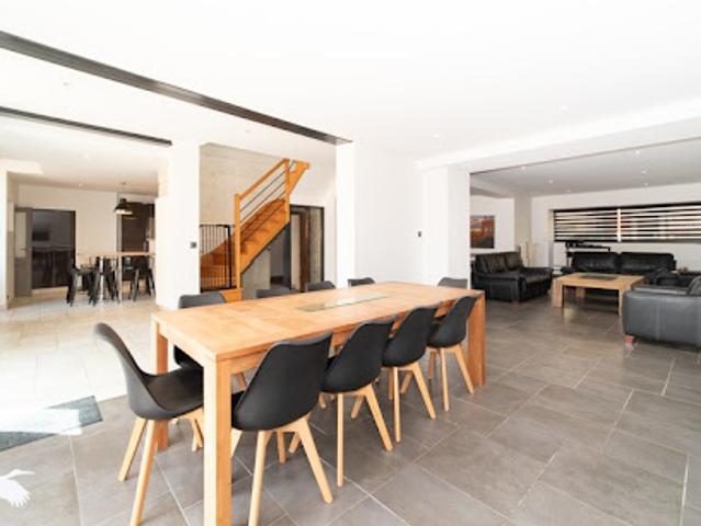 Vente Maison 8 pièces 388 m2 Montendre