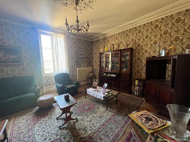 Vente Maison 6 pièces 270 m2 Saint Justin