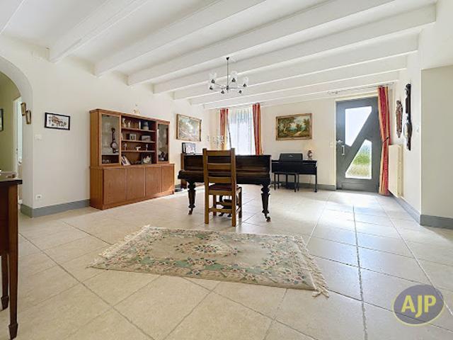 Vente Maison 6 pièces 273.8 m2 Saint Grégoire d'Ardennes