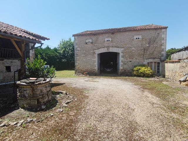 Vente Maison 6 pièces 286 m2 Chasseneuil sur Bonnieure