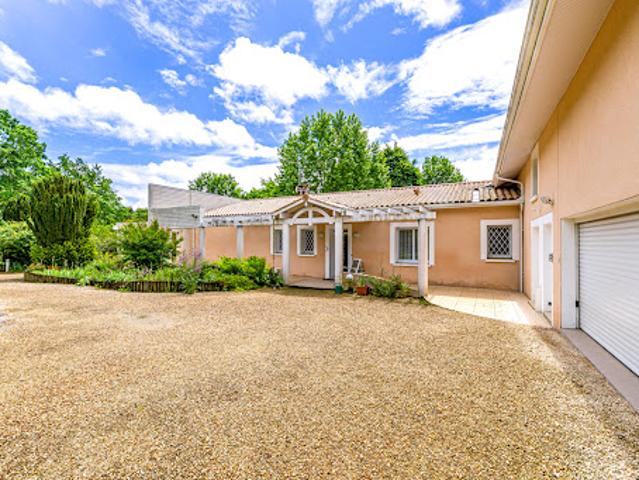 Vente Maison 6 pièces 288 m2 Léognan