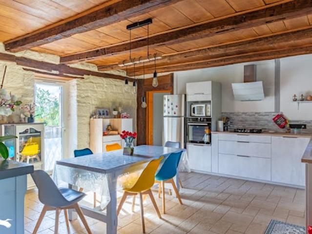 Vente Maison 6 pièces 282 m2 Segonzac