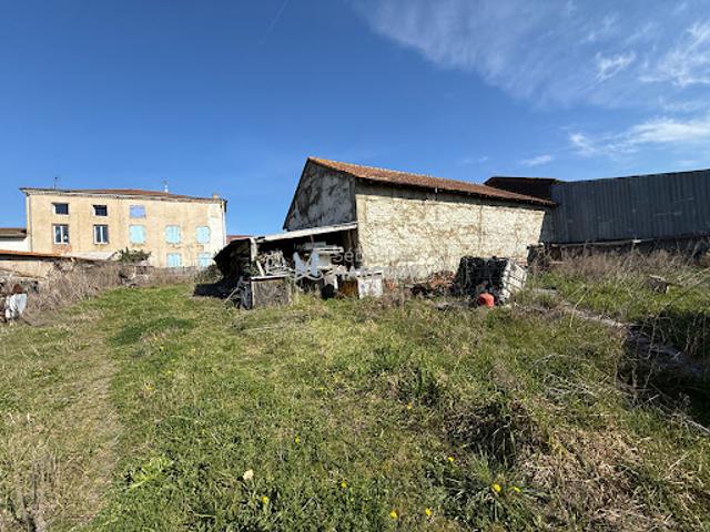 Vente Maison 6 pièces 282.5 m2 Sury le Comtal