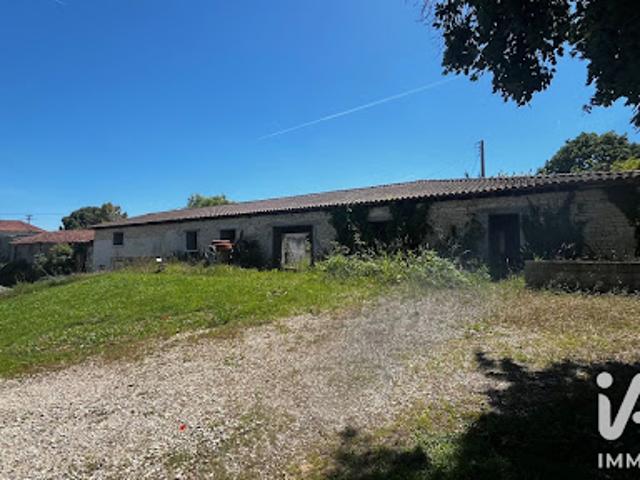 Vente Maison 6 pièces 300 m2 Aigre