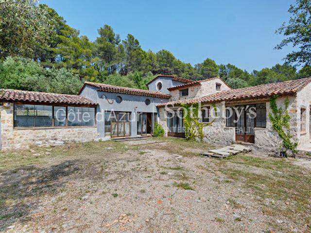 Vente Maison 6 pièces 315 m2 Tourrettes