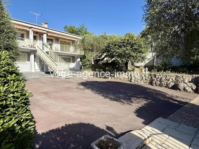 Vente Maison 6 pièces 320 m2 Tourrette Levens