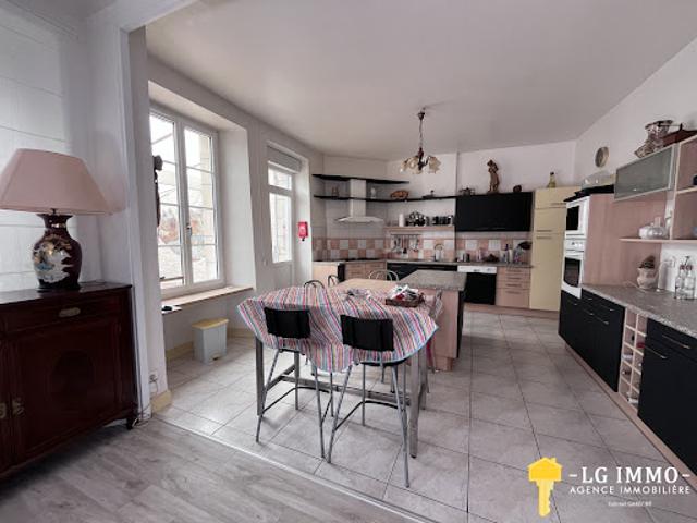 Vente Maison 6 pièces 322 m2 Mortagne sur Gironde