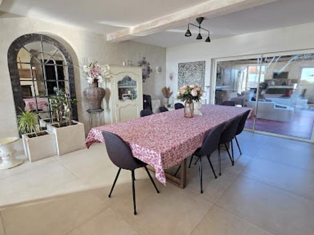 Vente Maison 6 pièces 332 m2 Bourg sur gironde