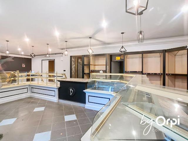 Vente Maison 6 pièces 359 m2 Commentry