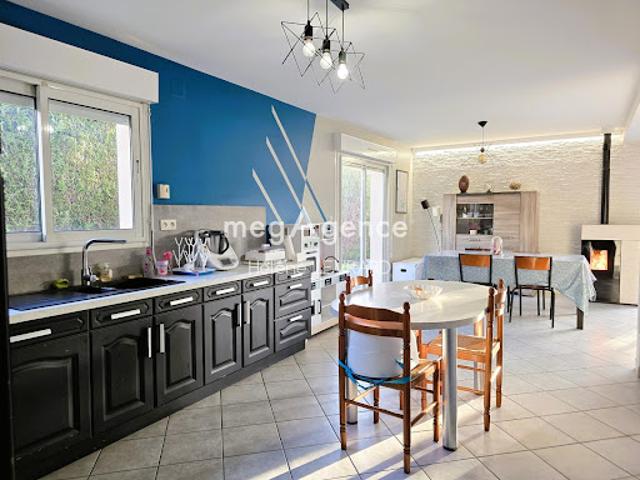 Vente Maison 6 pièces 99 m2 Sainte Suzanne