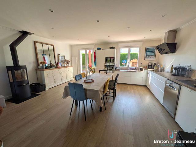Vente maison 6 pièces Ambrières les Vallées 53