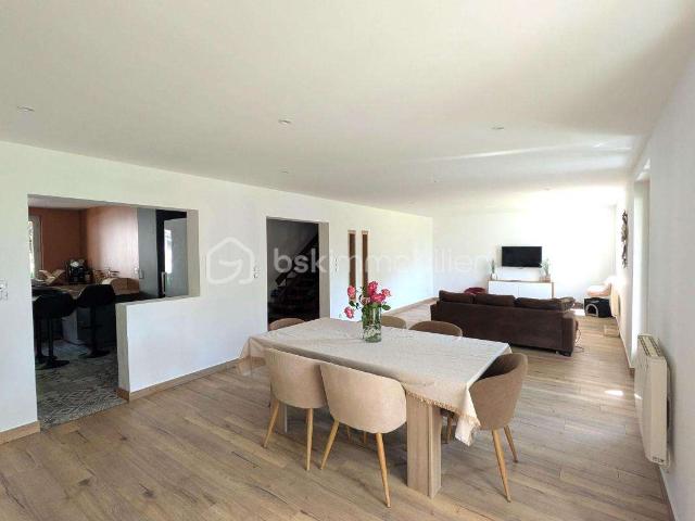 Vente maison 6 pièces Laubrières 53