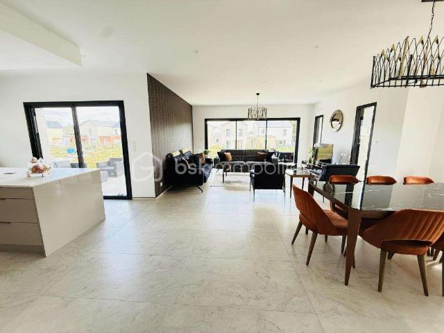 Vente maison 6 pièces La Chapelle des Fougeretz 35