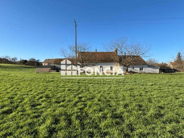 Vente maison 6 pièces Saint Aubin de Locquenay 72