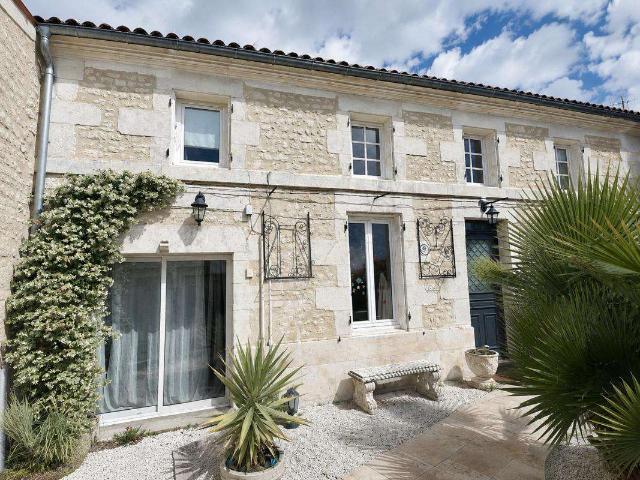 Vente maison 6 pièces Saint Vaize 17