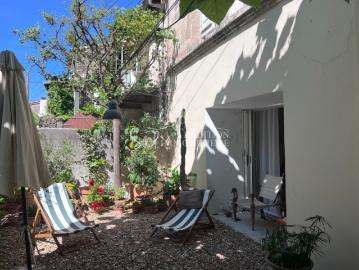 MAISON DE VILLAGE SITUEE AU CALME A FONTVIEILLE