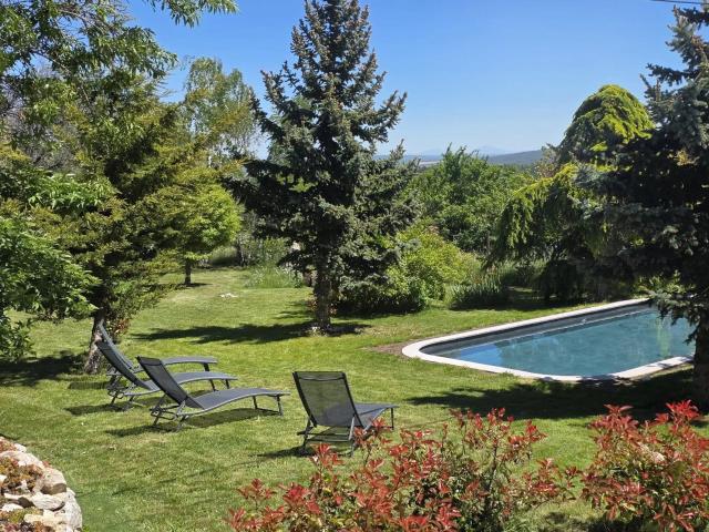 Mas authentique en pierre à vendre avec gite indépendant, te. 160m² Sault