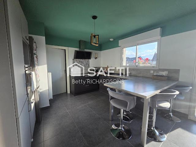 Vente Maison 8 pièces 106 m2 Avion
