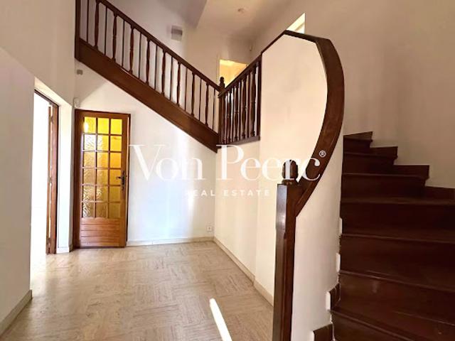 Vente Maison 8 pièces 125 m2 Villeneuve les avignon