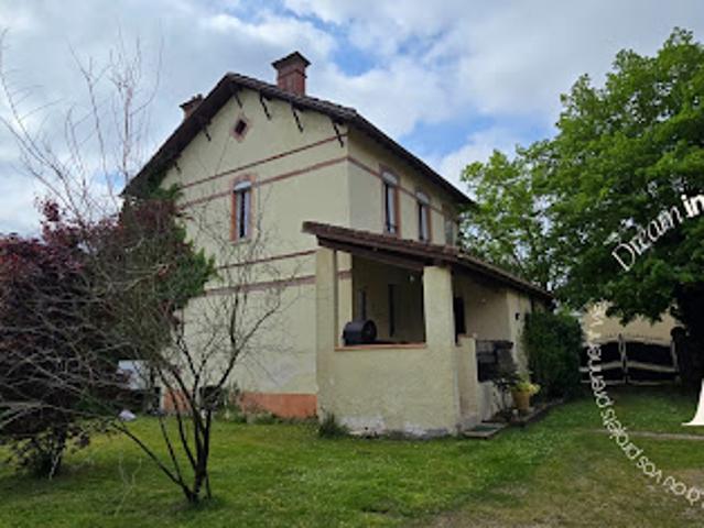 Vente Maison 8 pièces 135 m2 Riscle