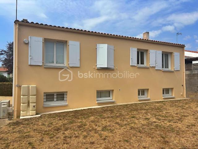 Vente Maison 8 pièces 136 m2 Les Herbiers