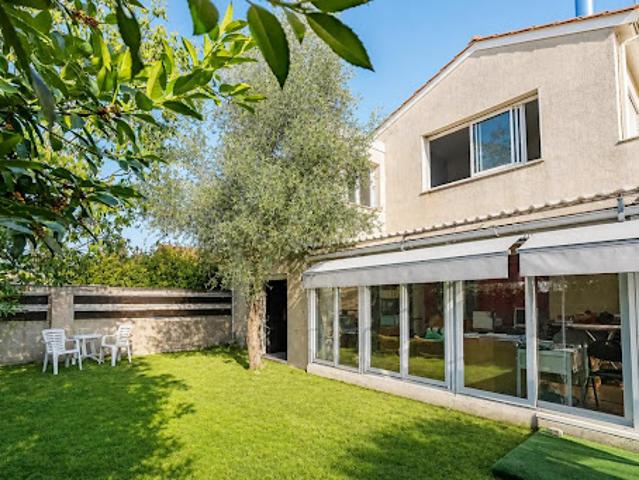 Vente Maison 8 pièces 145 m2 Merignac