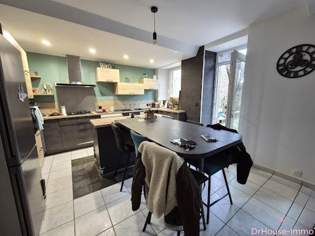 Vente Maison 8 pièces 146 m2 Gorron