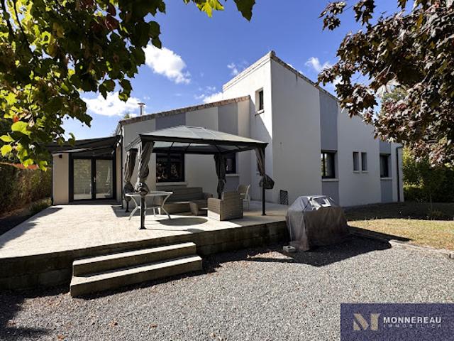 Vente Maison 8 pièces 147 m2 Barbezieux Saint Hilaire