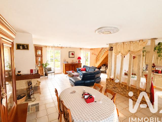 Vente Maison 8 pièces 149 m2 Saclas
