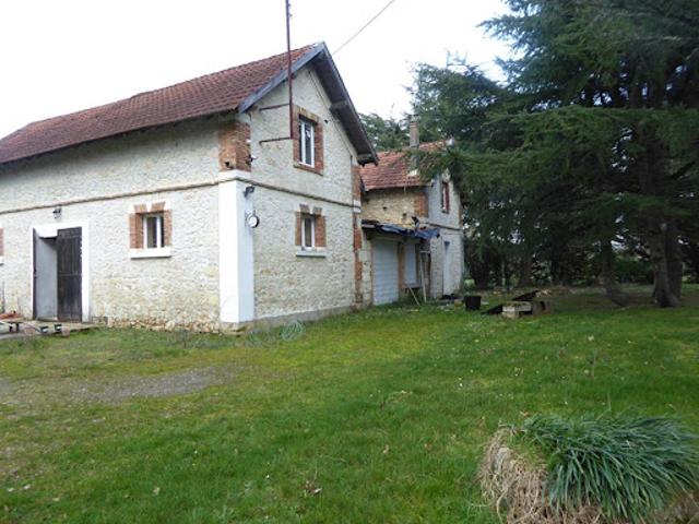 Vente Maison 8 pièces 140 m2 Montguyon