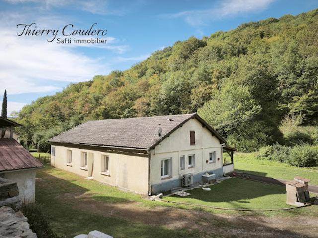 Vente Maison 8 pièces 154 m2 Carlux