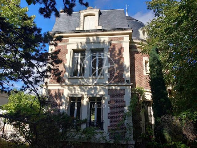 Vente Maison 8 pièces 155.77 m2 Chatou