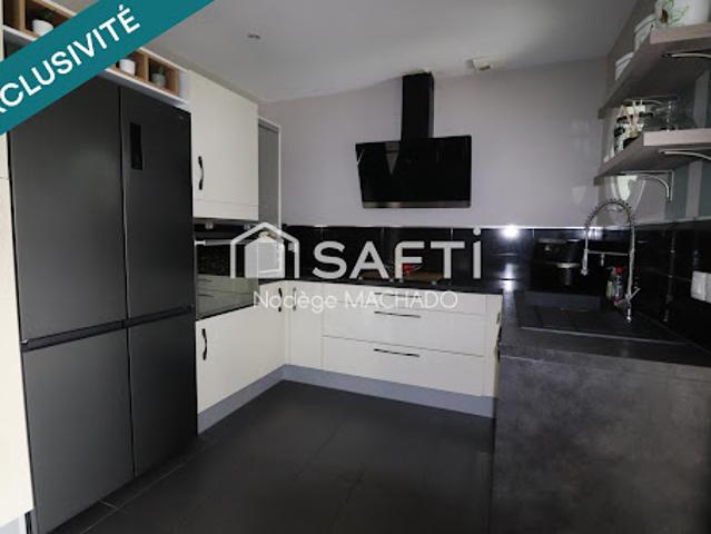 Vente Maison 8 pièces 155 m2 Avril