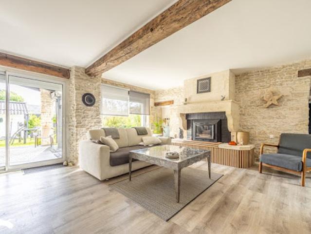 Vente Maison 8 pièces 155 m2 Saint Pierre d'Amilly