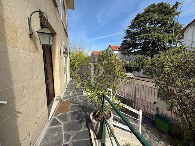 Vente Maison 8 pièces 156 m2 Sceaux