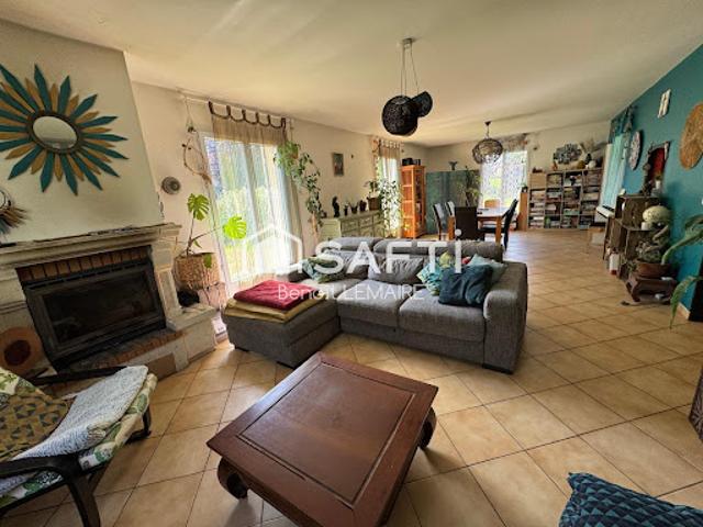 Vente Maison 8 pièces 157 m2 Blasimon