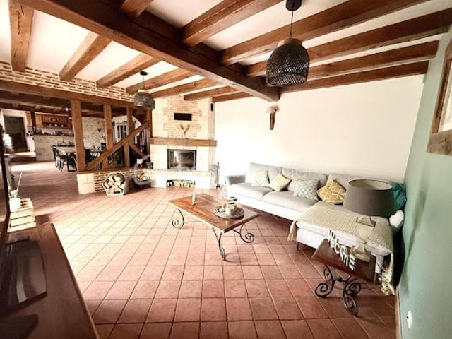 Vente Maison 8 pièces 158 m2 Noailles