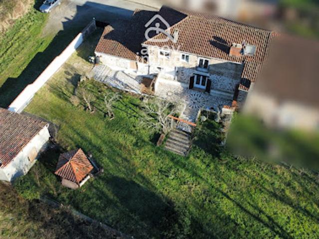Vente Maison 8 pièces 159 m2 Le Vigeant