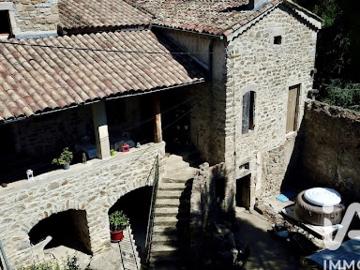 Vente Maison 8 pièces 150 m2 Saint Etienne de Fontbellon