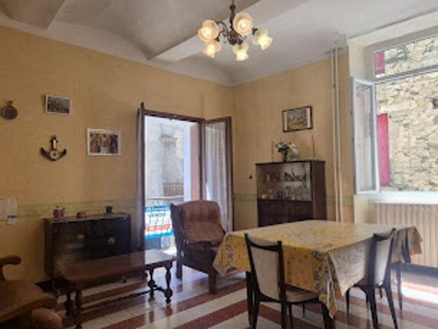 Vente Maison 8 pièces 150 m2 Saint Laurent le Minier
