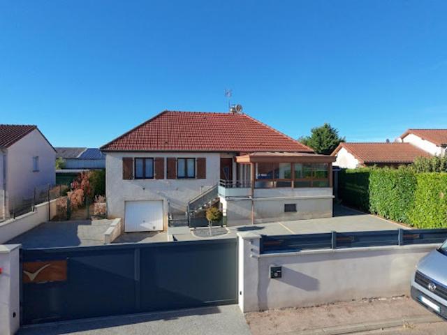 Vente Maison 8 pièces 151 m2 Poule les Echarmeaux