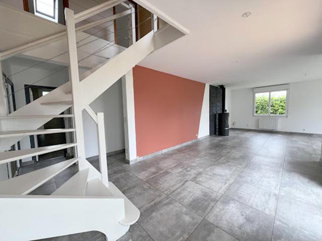 Vente Maison 8 pièces 151 m2 Savigné l'Evêque